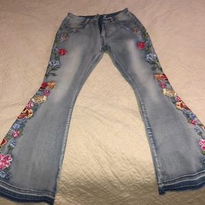 Chartou embroidered jeans